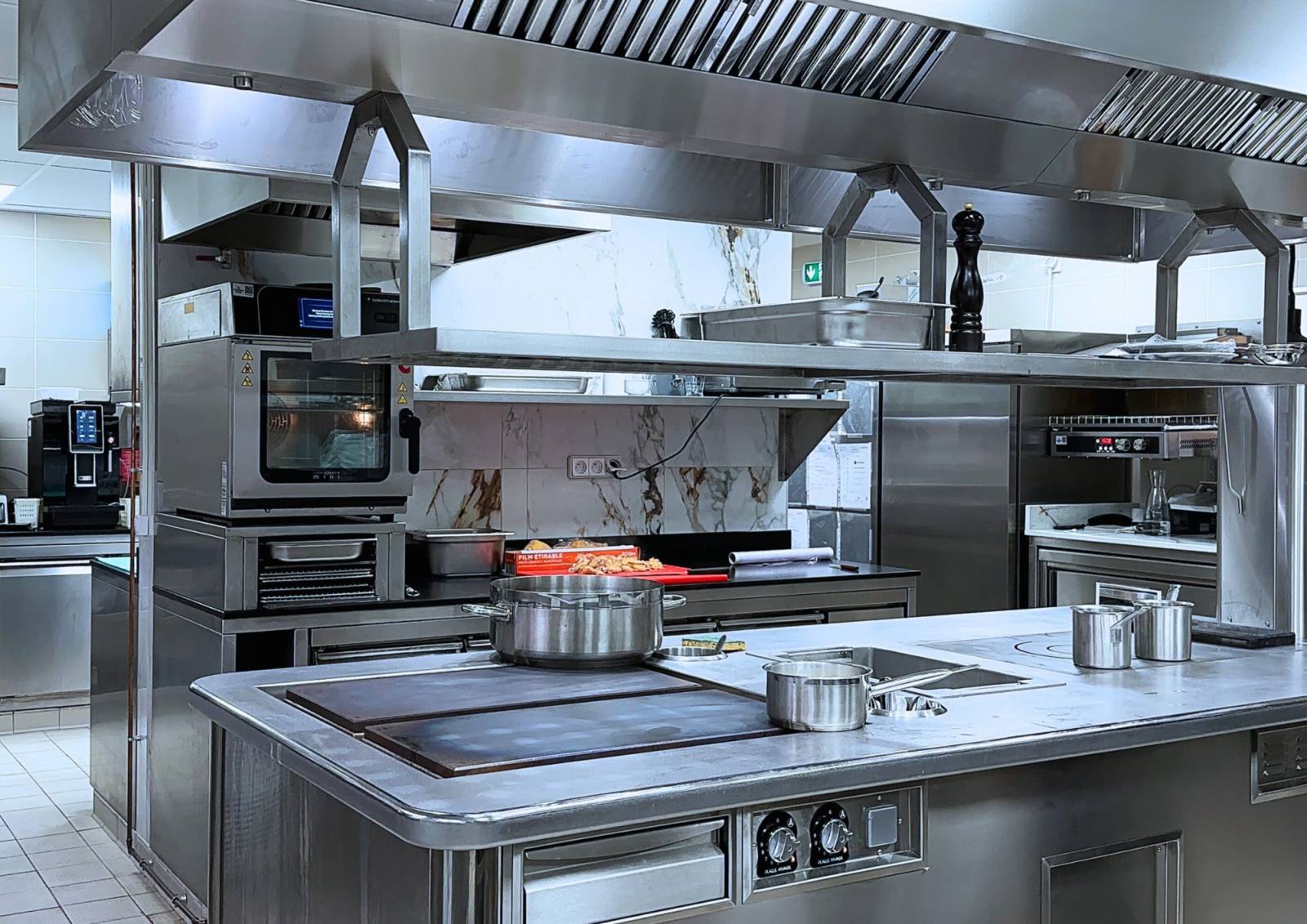 Installation cuisine professionnelle à Marseille 13005